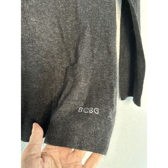 BCBGMaxAzria Gray Angora Wool Lightweight Sweater Long Sleeve Beaded Logo V Neck - Picture 7 of 7